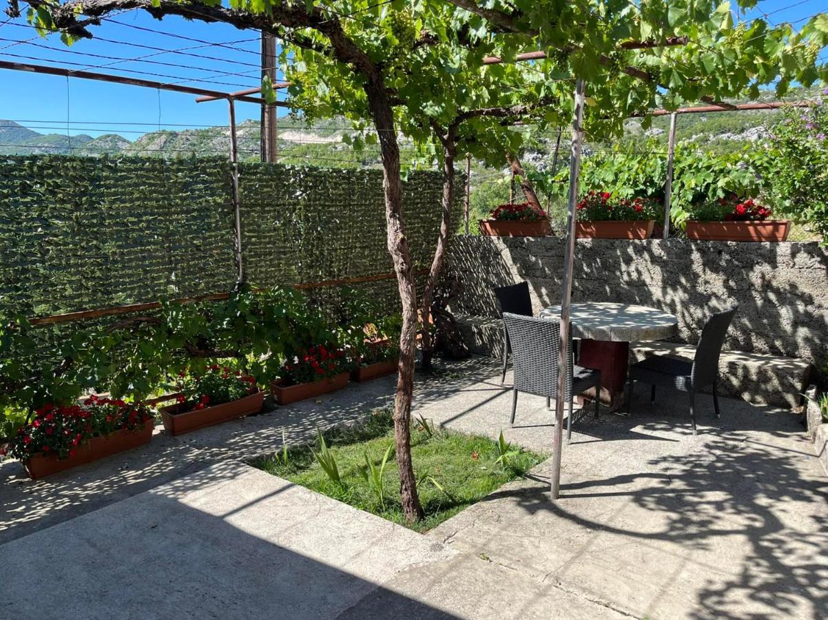 Una Apartment Cetinje Exterior photo